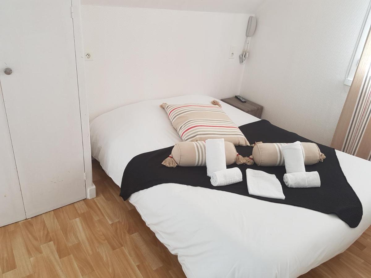 Auberge Le Guinefort Léhon Εξωτερικό φωτογραφία